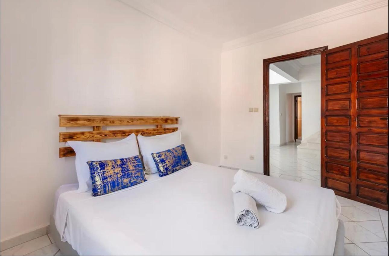 Dxb Apartment *